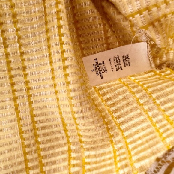 Anthropologie W5 Concepts Twist Front Top Short Sleeve S Yellow Knit Print - Picture 4 of 7